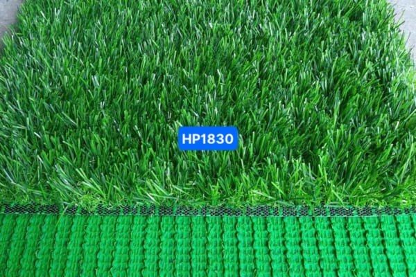 dòng đế xanh cỏ cỏ nhân tạo 3 cm 18 mũi siêu bền,